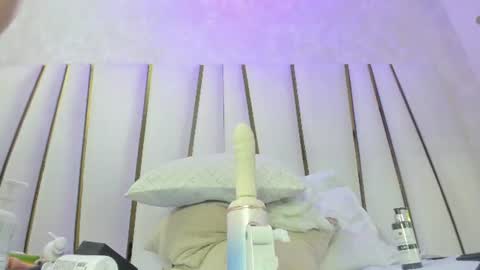 violeet_gray online show from July 17, 11:56 am