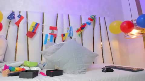 violeet_gray online show from June 19, 11:49 am