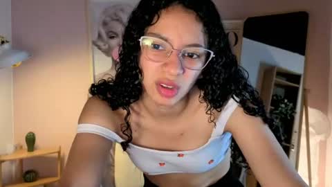 violet__15 online show from July 31, 12:39 pm