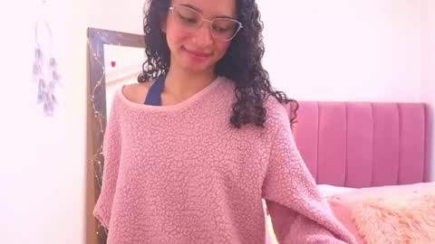 violet__15 online show from May 2, 12:22 pm