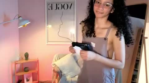 violet__15 online show from July 26, 1:20 pm