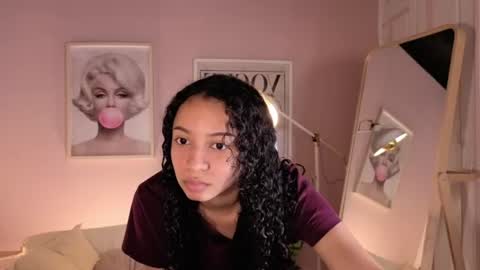 violet__15 online show from June 18, 11:59 am