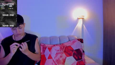 Violet and Casper online show from December 2, 6:22 am