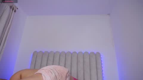violet_giraldo online show from February 13, 7:06 pm