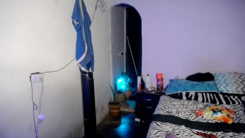 violet_hyuga online show from December 5, 3:50 am