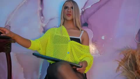 violet_moon01 online show from March 12, 8:56 pm