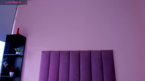 violet online show from January 12, 1:07 pm