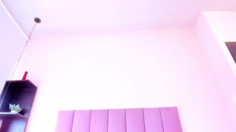 violet online show from November 15, 4:41 pm