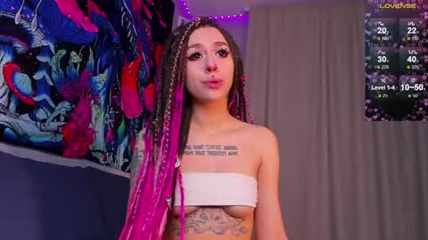 Snapshot of violet_walker7 chatting on February 15, 5:07 pm Violet online show from February 15, 5:07 pm