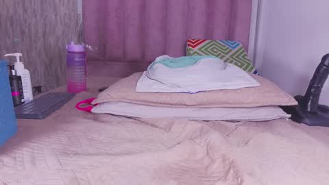 violeta london online show from September 11, 1:34 pm