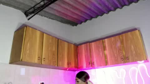 violeta_r_01 online show from June 20, 5:13 am