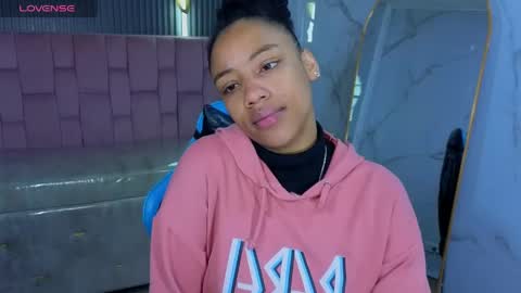 violeth_b online show from June 8, 1:12 pm