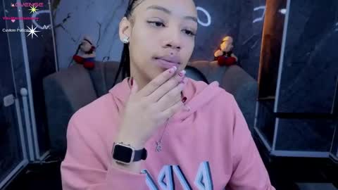 violeth_b online show from May 2, 1:17 pm