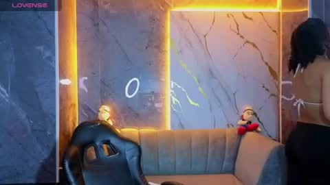 violeth_b online show from June 30, 1:54 pm