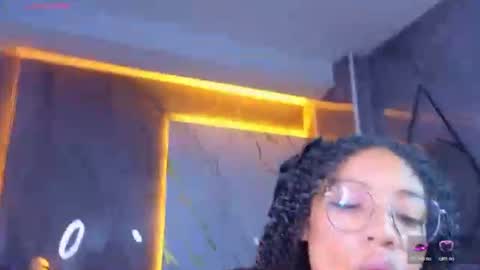 violeth_b online show from July 3, 4:12 pm