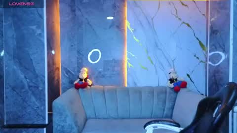 violeth_b online show from July 13, 1:47 pm