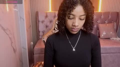 violeth_b online show from February 4, 1:15 pm