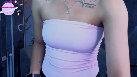 violeth_b online show from May 28, 1:09 pm
