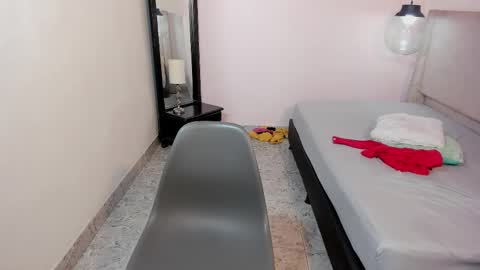 violethall2 online show from March 13, 4:32 pm