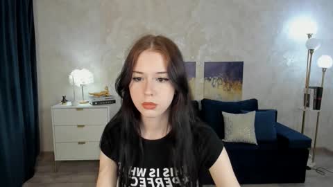 violetharmee online show from March 18, 12:33 pm