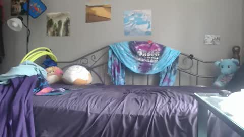 Violet Hooper online show from March 16, 4:44 pm