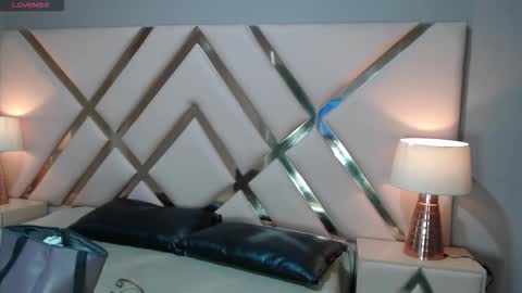 VioletLux online show from October 12, 11:58 am