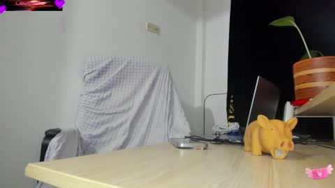 violetparkker online show from February 21, 6:27 am