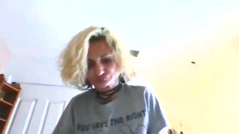 violetsprings7 online show from May 24, 12:56 pm