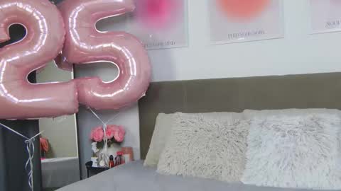 VioletSwone online show from January 18, 5:49 am