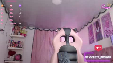 violett_brown9 online show from July 30, 6:25 am