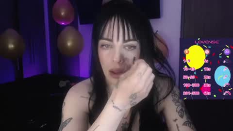 violett  Independent model online show from July 22, 1:52 am