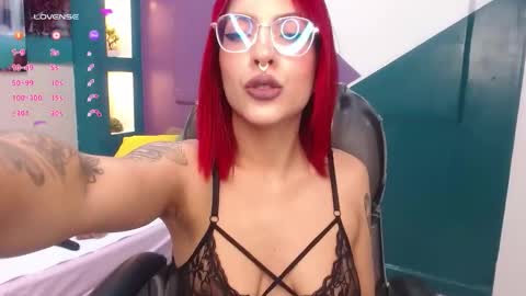 Snapshot of violetta_bach1 chatting on October 6, 9:10 pm violetta bach online show from October 6, 9:10 pm