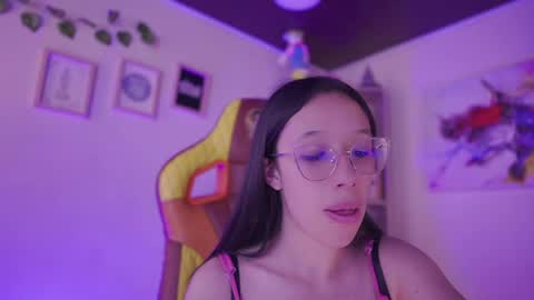 violett online show from May 19, 8:16 pm