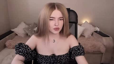 ViolettaOtis online show from March 10, 11:23 am