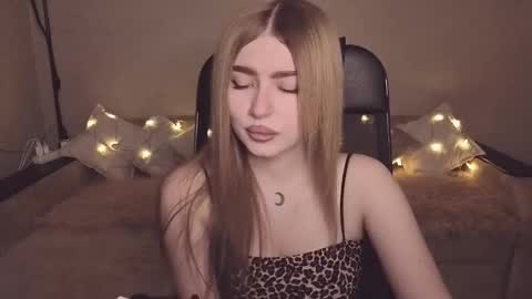 ViolettaOtis online show from January 13, 1:41 pm