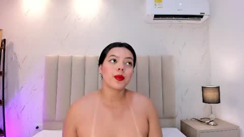 violettarousee online show from July 21, 10:01 pm