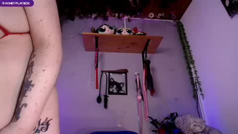 violetafetish online show from August 6, 3:15 am
