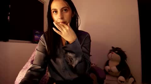 Violetta....Follow me in Twitter... online show from October 12, 5:44 am