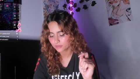 Violette  online show from February 7, 10:41 pm