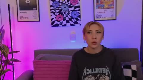 Violet online show from August 2, 11:50 pm