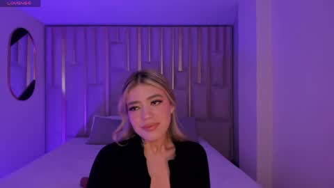 Violett  online show from May 1, 10:20 am