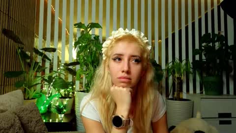 Violetta online show from December 13, 11:00 pm