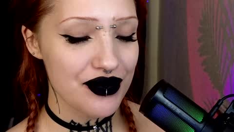 Snapshot of violetvio1ator chatting on January 27, 5:15 pm Dommy mommy online show from January 27, 5:15 pm