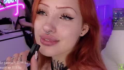 Snapshot of violetvio1ator chatting on October 24, 4:24 am Dommy mommy online show from October 24, 4:24 am