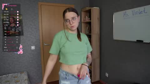 Violet online show from May 2, 1:28 pm