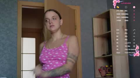 Violet online show from July 12, 1:36 pm