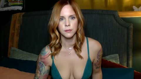 Violet online show from December 13, 1:37 am