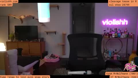 follow me on twitter violishh and ig violishh  online show from November 30, 2:07 am