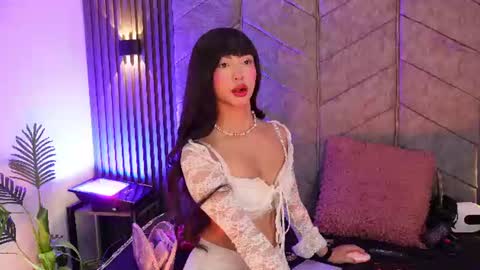 viollettebylyly online show from June 25, 10:09 am