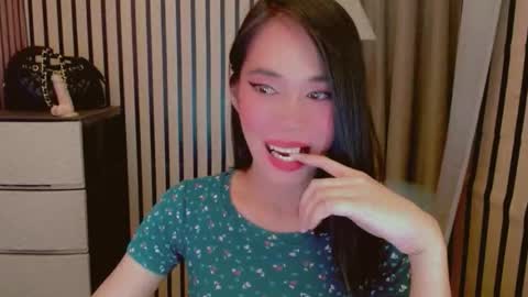SANDRA GOING YOU online show from April 27, 2:25 pm